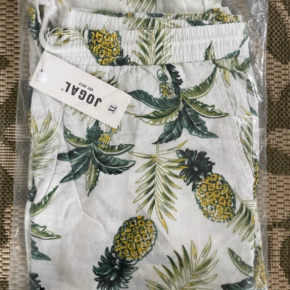 Jogal Hawaiian Shirt and Shorts - Picture 4 of 4